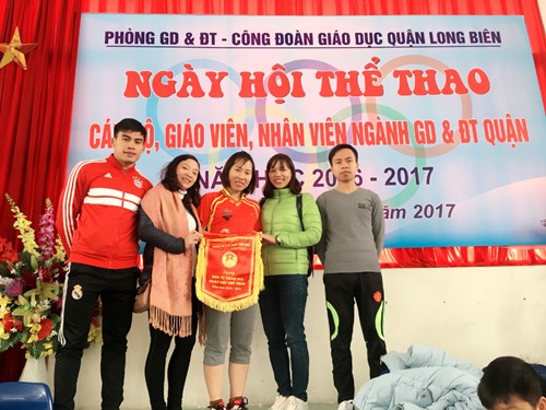 Trường  TH Đô thị Sài Đồng tham dự   Ngày hội thể thao  Ngành giáo dục quận Long Biên năm học 2016- 2017
